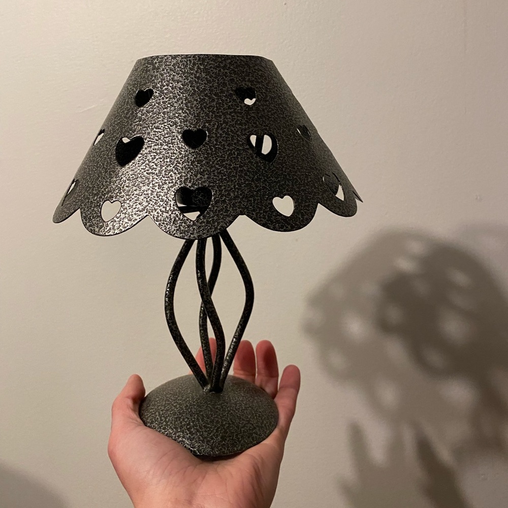 Adorable tea light heart lamp